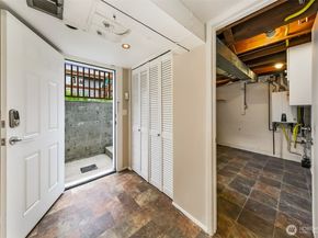 7515 17th Avenue NW, Seattle WA 98117