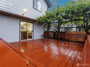 309 White River Drive, Pacific WA 98047
