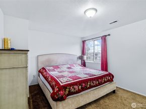 309 White River Drive, Pacific WA 98047