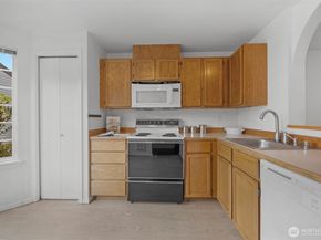 23909 56th Court S F3, Kent WA 98032