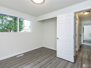 9439 11th Avenue SW, Seattle WA 98106