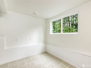 9439 11th Avenue SW, Seattle WA 98106