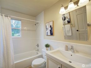 225 131st Avenue NE, Bellevue WA 98005