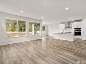 3982 Flat Top Drive, Bremerton WA 98312