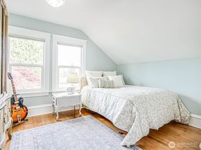 4026 Burke Avenue N, Seattle WA 98103