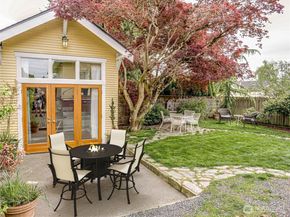 4026 Burke Avenue N, Seattle WA 98103