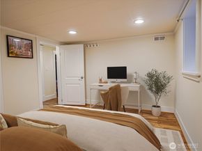 4026 Burke Avenue N, Seattle WA 98103