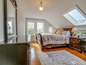 4026 Burke Avenue N, Seattle WA 98103