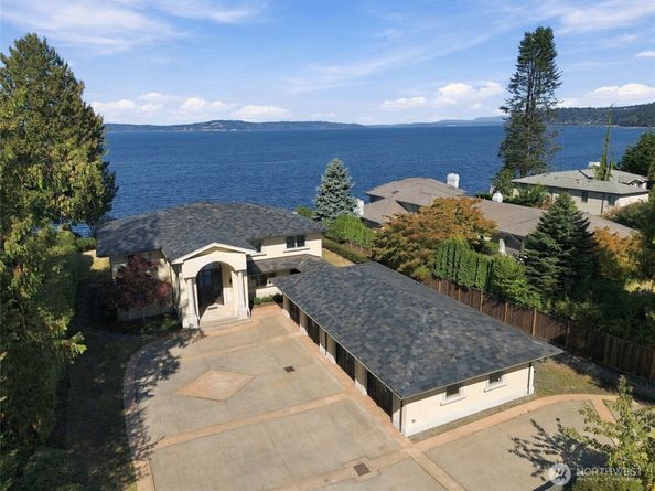 8711 Talbot Road, Edmonds WA 98026