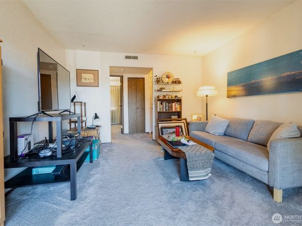 14518 127th Avenue NE W74, Kirkland WA 98034