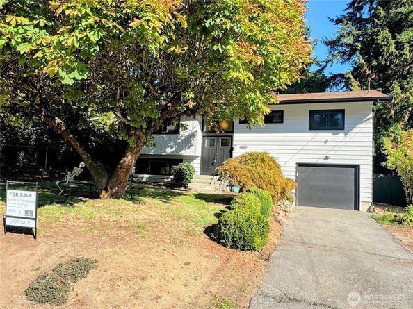 18910 71st Avenue NE, Kenmore WA 98028