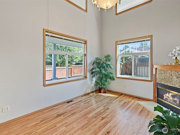 10821 Crestwood Drive S, Seattle WA 98178