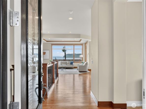6652 Waterton Circle, Mukilteo WA 98275
