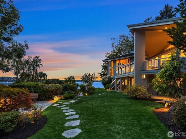 8493 W Mercer Way, Mercer Island WA 98040