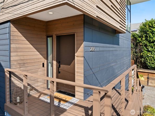 2825 22nd Avenue W, Seattle WA 98199