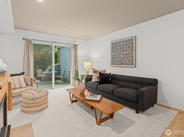 9057 Greenwood Avenue N 306, Seattle WA 98103