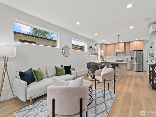 7511 12th Avenue SW, Seattle WA 98106