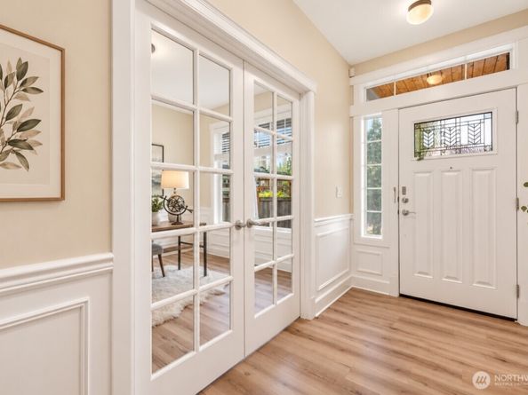 22707 72nd Place W, Mountlake Terrace WA 98043