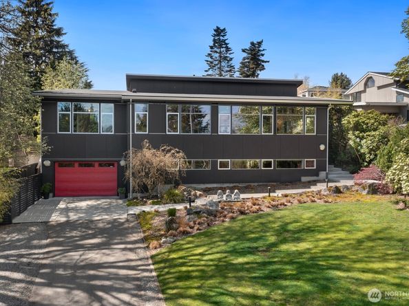 1549 Magnolia Way W, Seattle WA 98199
