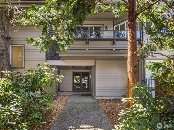6055 35th Avenue SW 107, Seattle WA 98126