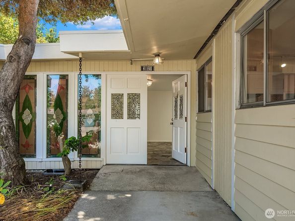 3621 81st Avenue SE, Mercer Island WA 98040