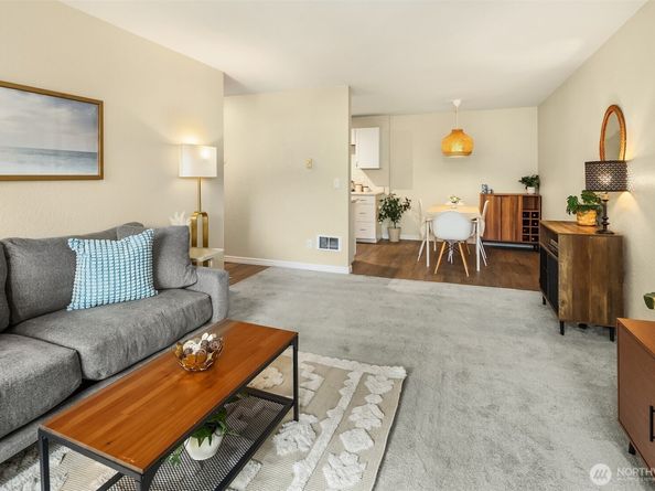 750 N 143rd Street 208, Seattle WA 98133
