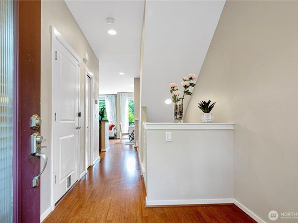 162 Cougar Ridge Road NW 1104, Issaquah WA 98027