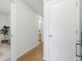 105 NW 39 th Street E, Seattle WA 98107