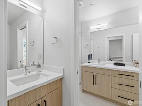 105 NW 39 th Street E, Seattle WA 98107