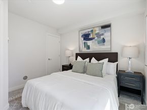 105 NW 39 th Street E, Seattle WA 98107