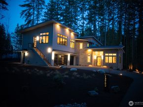 13982 Manzanita Road NE, Bainbridge Island WA 98110