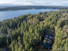13982 Manzanita Road NE, Bainbridge Island WA 98110