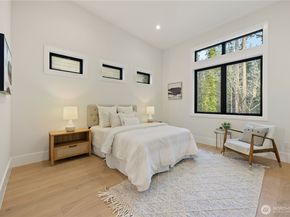 13982 Manzanita Road NE, Bainbridge Island WA 98110