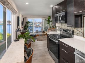 65 Kirkland Avenue 101, Kirkland WA 98033