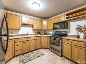 6910 California Avenue SW 14, Seattle WA 98136