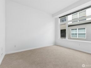 521 7th Avenue 207, Kirkland WA 98033