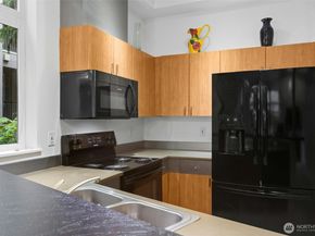 521 7th Avenue 207, Kirkland WA 98033