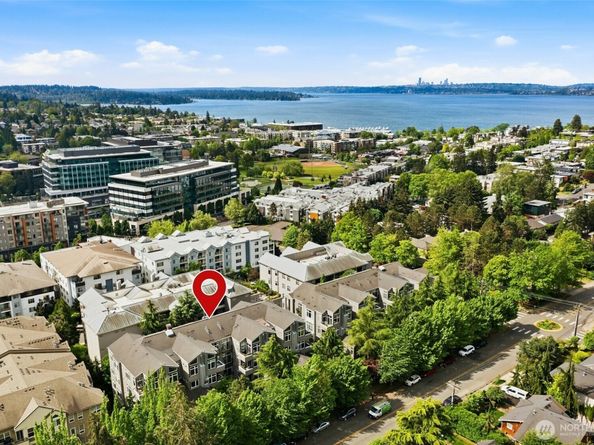 521 7th Avenue 207, Kirkland WA 98033