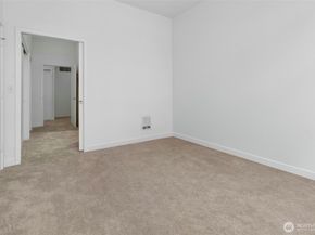 521 7th Avenue 207, Kirkland WA 98033