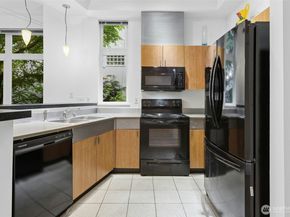 521 7th Avenue 207, Kirkland WA 98033