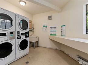 10819 NE 37th Place 332, Bellevue WA 98004