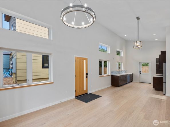 8623 30th Avenue SW, Seattle WA 98126