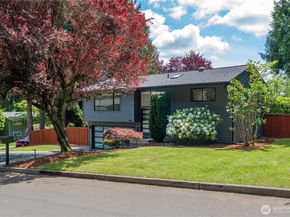 9437 NE 126th Place, Kirkland WA 98034