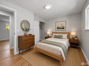 9437 NE 126th Place, Kirkland WA 98034