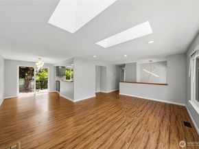 9437 NE 126th Place, Kirkland WA 98034