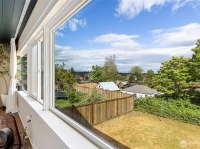 1114 Marguerite Avenue, Bremerton WA 98337
