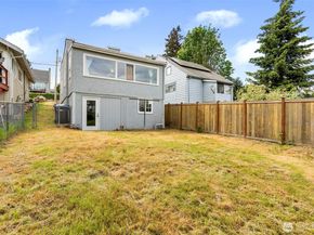 1114 Marguerite Avenue, Bremerton WA 98337