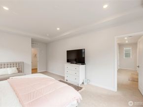 1703 14th Place NE, Issaquah WA 98029