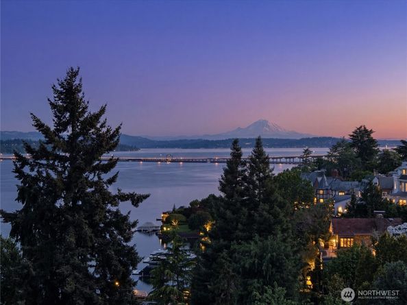 3310 E Laurelhurst Drive NE, Seattle WA 98105