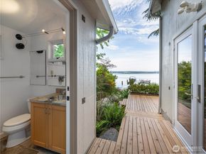 3310 E Laurelhurst Drive NE, Seattle WA 98105